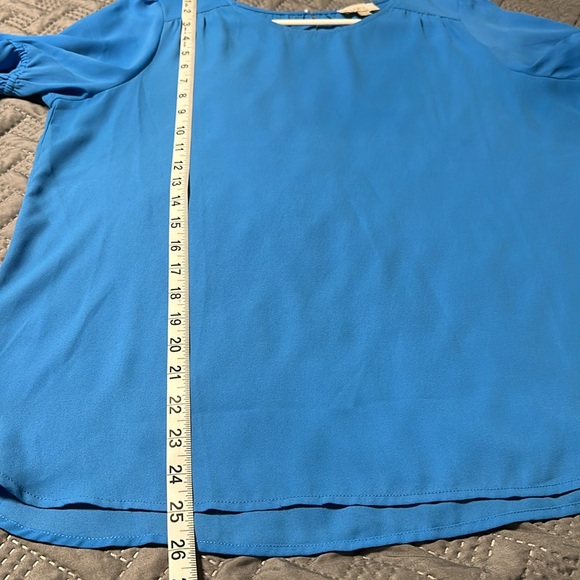 Loft Ladies Blue Dress Shirt, EUC, Size Medium - Picture 9 of 9